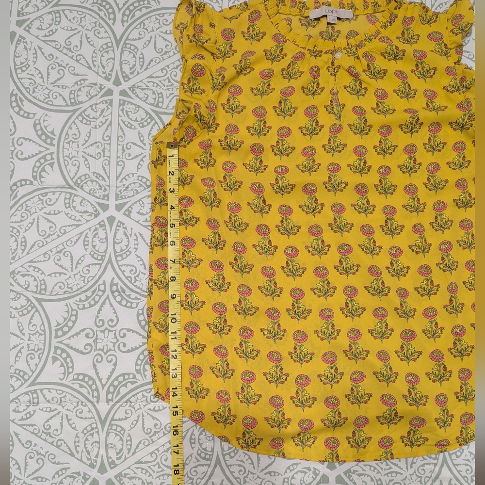 LOFT Peony Ruffle Split Neck Top, Large - Picture 11 of 12